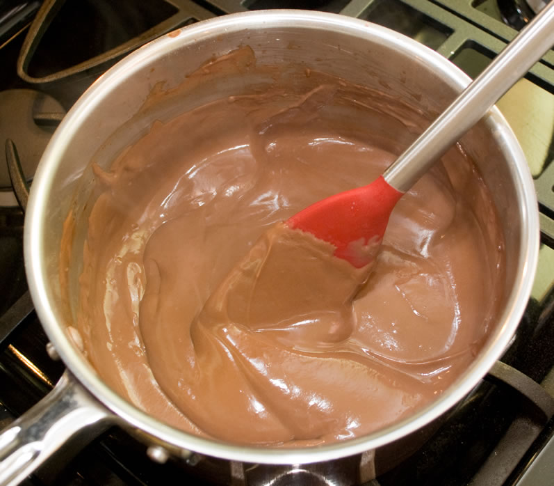 LunaCafe's Ultimate Chocolate Pudding on the Stove