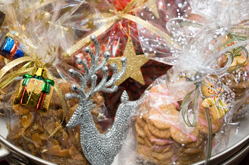 LunaCafe's Twelve Days of Christmas Cookies Bagged and Ribboned