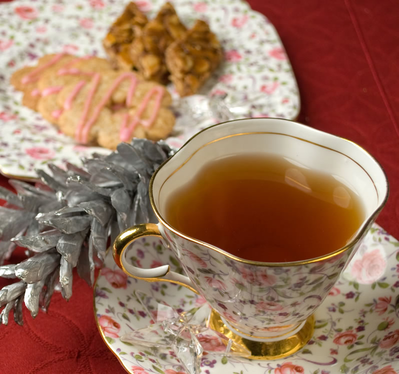 A Cup of Spicy Christmas Tea | LunaCafe