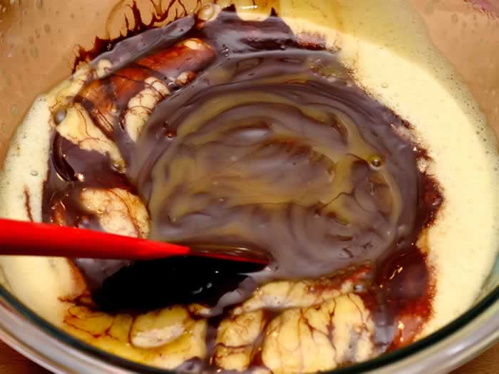 Warm-Spiced Molten Chocolate Cake | LunaCafe