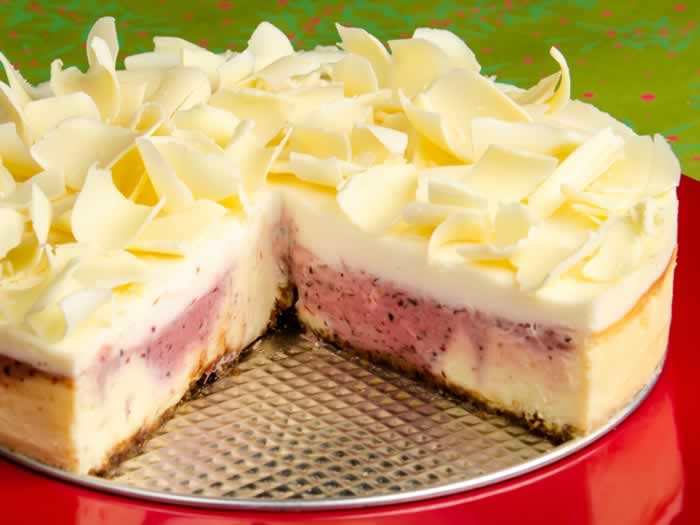 Marbled Spiced Cranberry & White Chocolate Cheesecake | LunaCafe