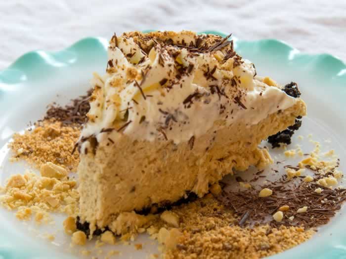 Ought to Be Illegal Butterfinger Pie (No Bake) | LunaCafe