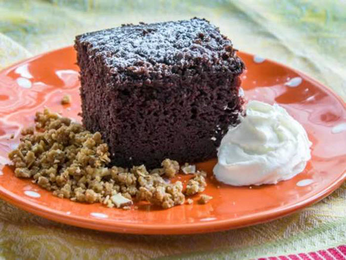 LunaCafe Top Posts 2014: Mad Dash Chocolate Cake (Fast & Easy)
